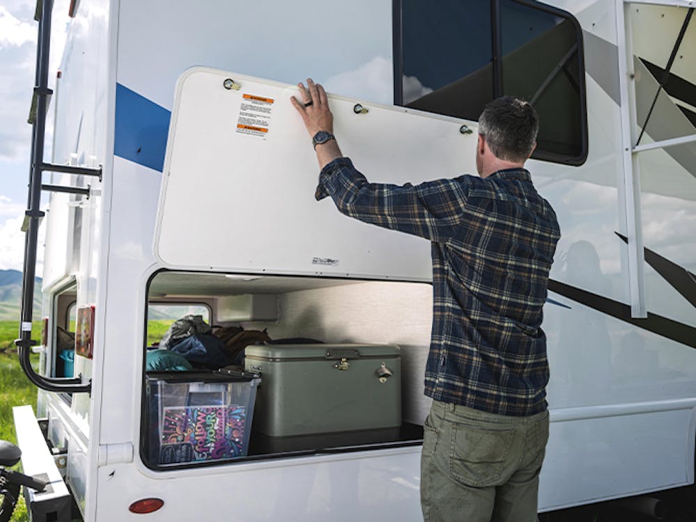 Four Winds Class C Motorhome MEGA storage compartment