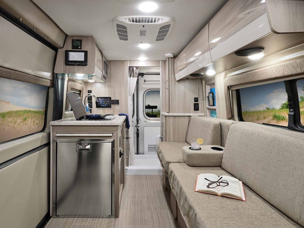 2022 Thor Scope Class B RV 18M Front to Back - Miami Miami Modern Cabinetry