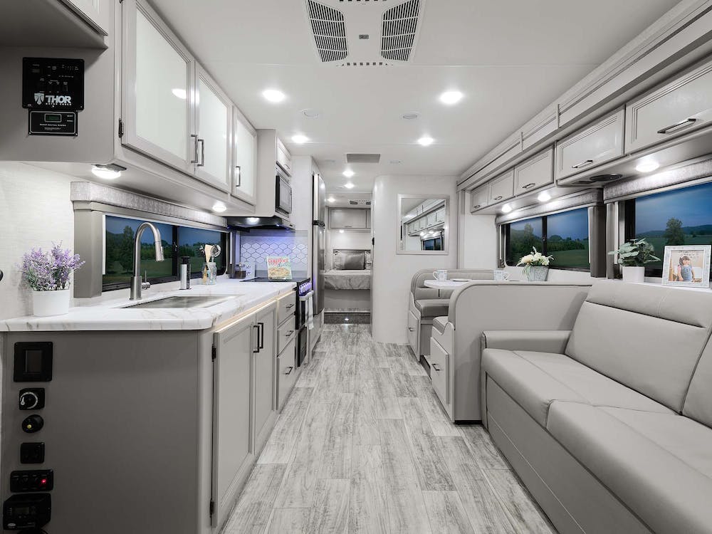 2024 Chateau 31MV Aspen Gray Coastline Grey front to back