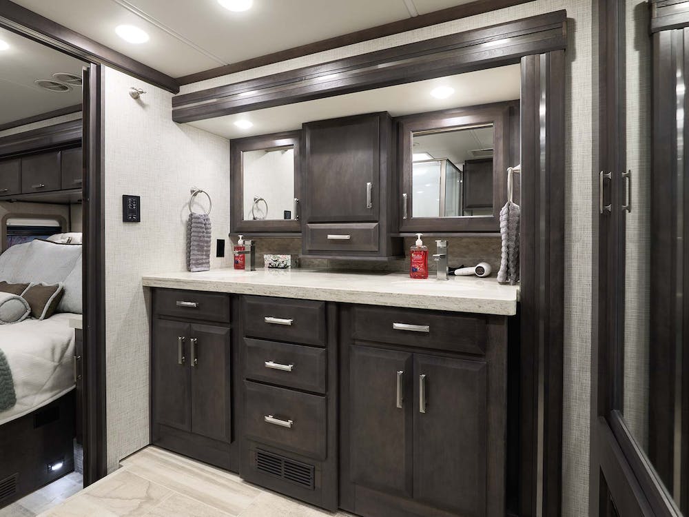 2022 Thor Tuscany Class A Diesel Pusher RV 45MX Dual Vanity Bath - Studio Collection™ Portofino Regatta Cabinetry