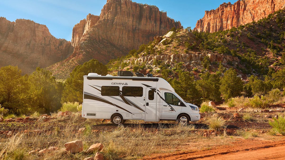 Gemini AWD HD Max Crystal Blue exterior in Utah with sun beating down